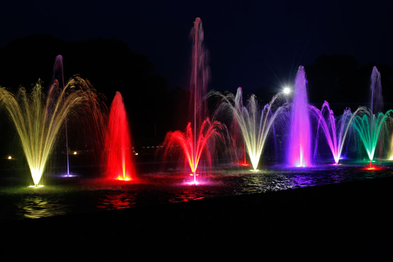 The dancing fountain by night at Maya Nature Resort.